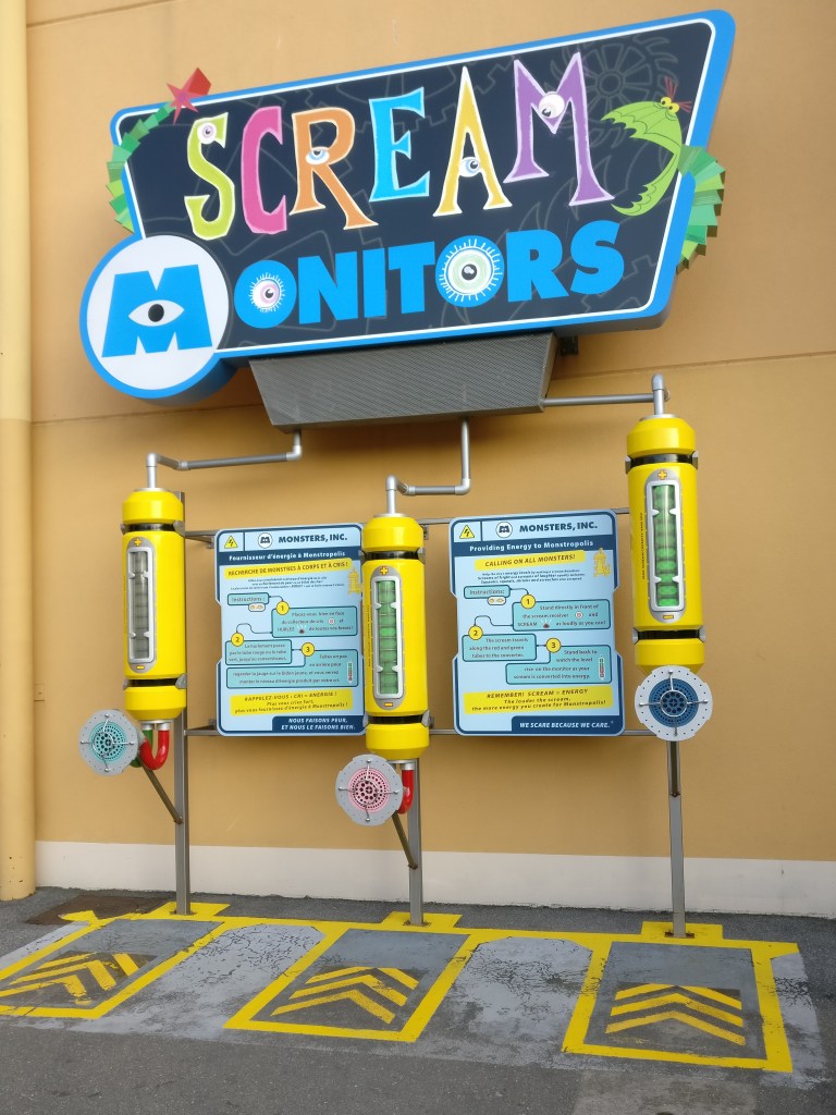 Monsterit Oy -elokuvan huutomonitorit, jotka keräävät lasten kiljunnan energiaksi säiliöihin.