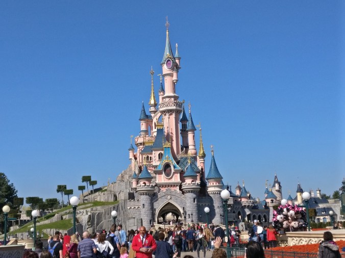 Prinsessa Ruususen linna Pariisin Disneylandissa.