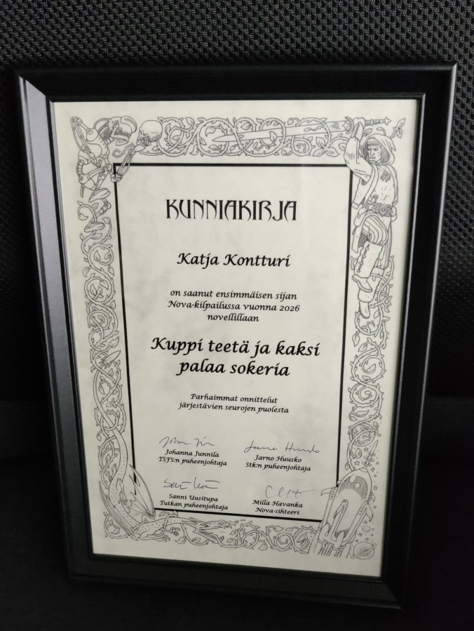 Kunniakirja, jossa kerrotaan Katja Kontturin voittaneen Nova-novellikilpailun vuonna 2026.
